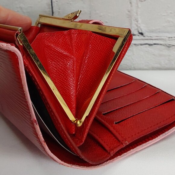 'LOUIS VUITTON' 'EPI' LEATHER CURVED~KISS~LOCK CUSTOM CHERRY RED WALLET - Picture 6 of 16